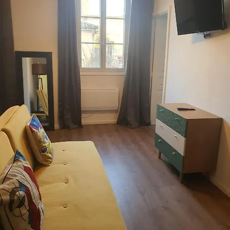 10 Apartament *