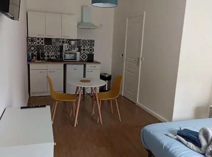 10 * Ruffec (Charente)